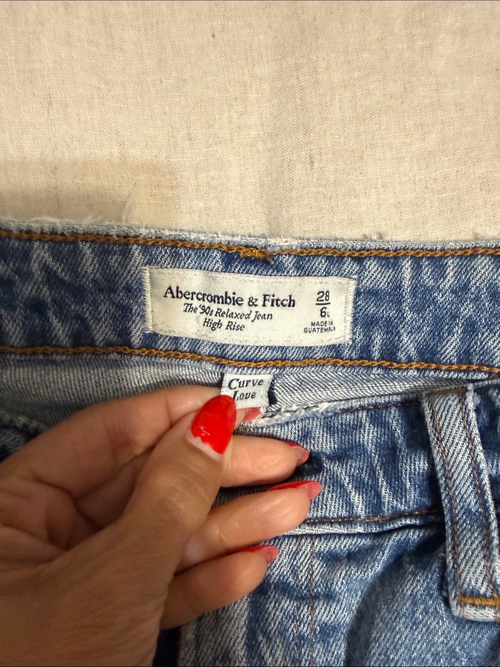 Abercrombie & Fitch High-Rise Relaxed Jeans - Faded Blue Curve Love long
